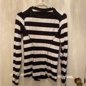 LuLulemon Base Runner black white stripe long sleeve Tee.